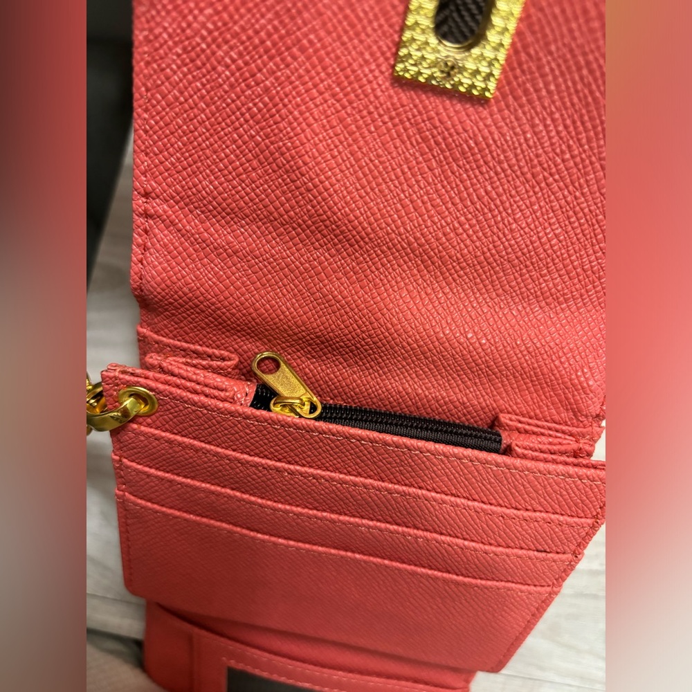 Beautiful Coral & Gold Wristlet/Wallet - Picture 4 of 7